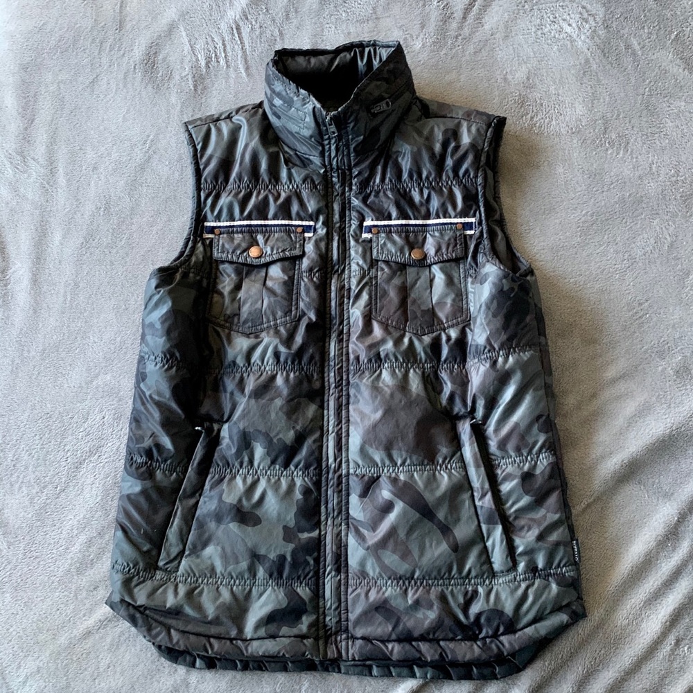 Men’s buffalo David button vest